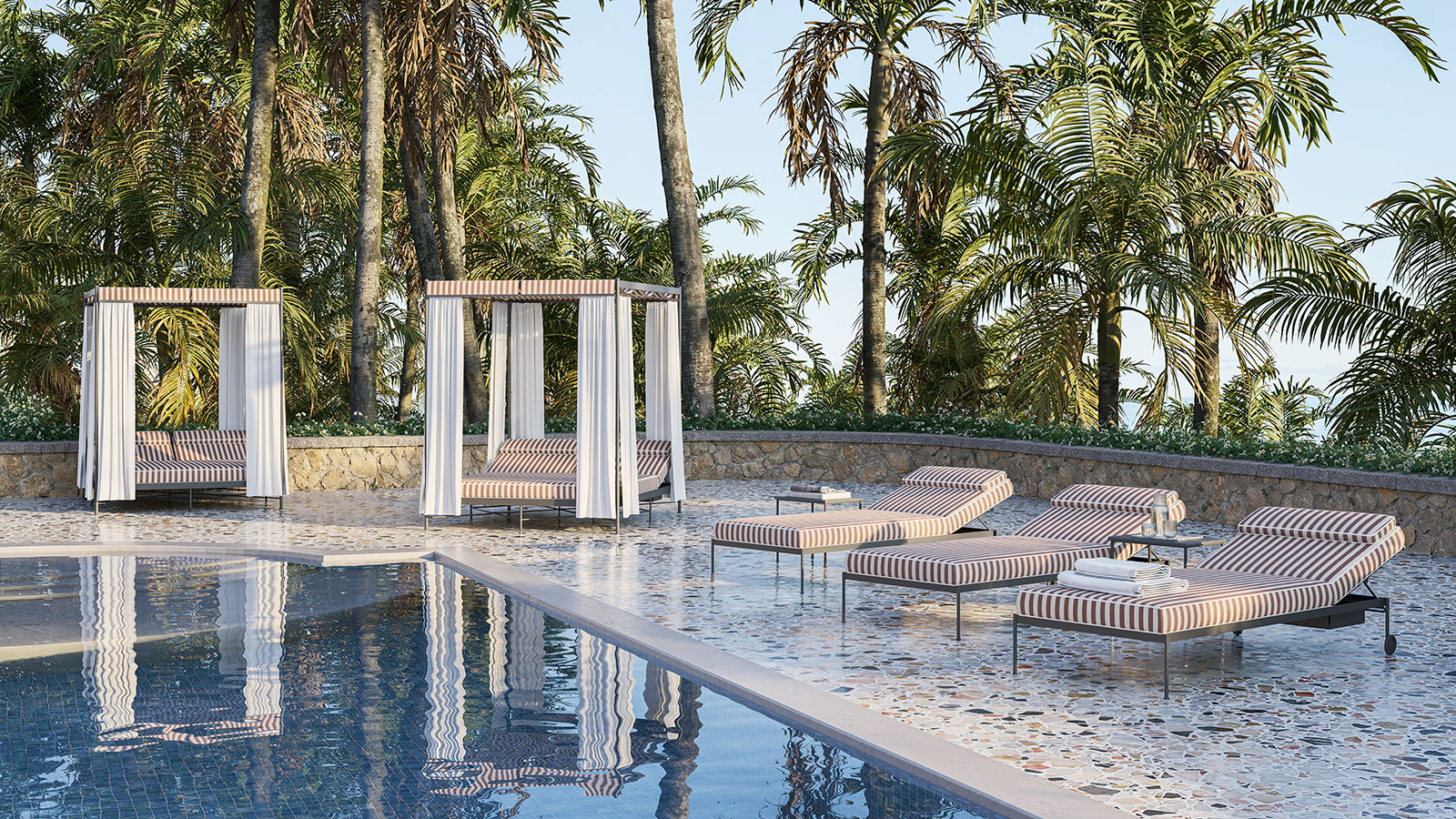 Piscina di villa - Arredo Unopiù Piscina di villa - Arredo Unopiù