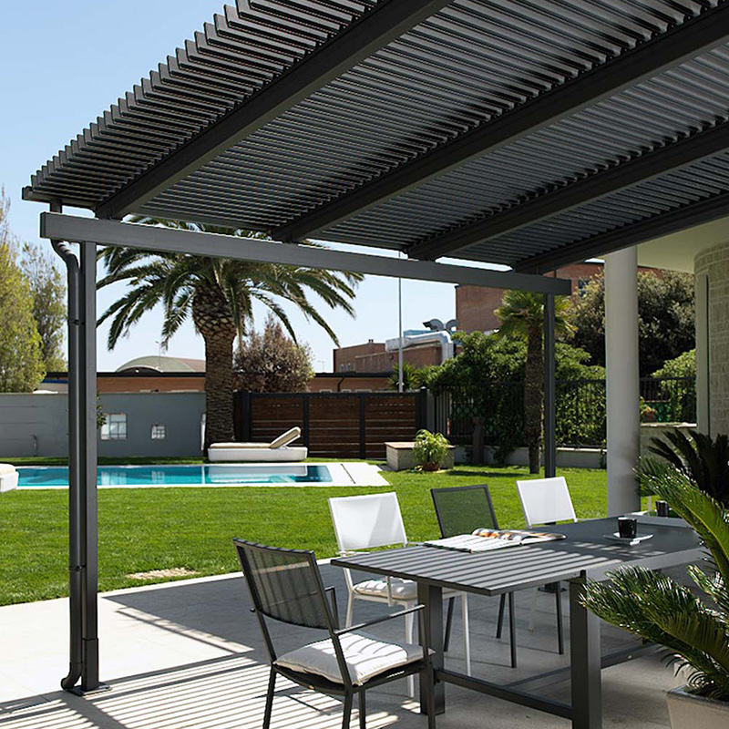 Modern bioclimatic pergola by Unopiù Modern bioclimatic pergola by Unopiù
