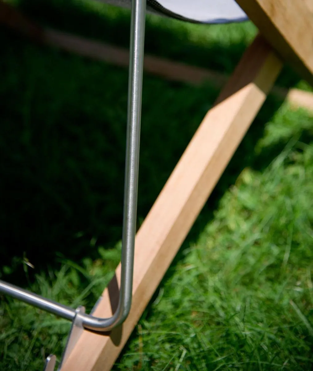 Cosette deckchair in teak with dove grey cover