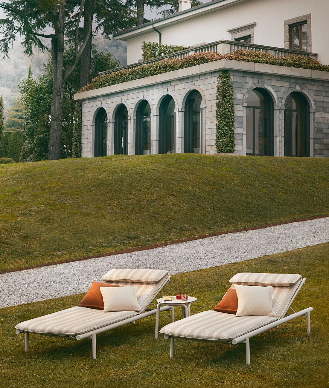 Chaise longue empilable Salò en aluminium sans coussin