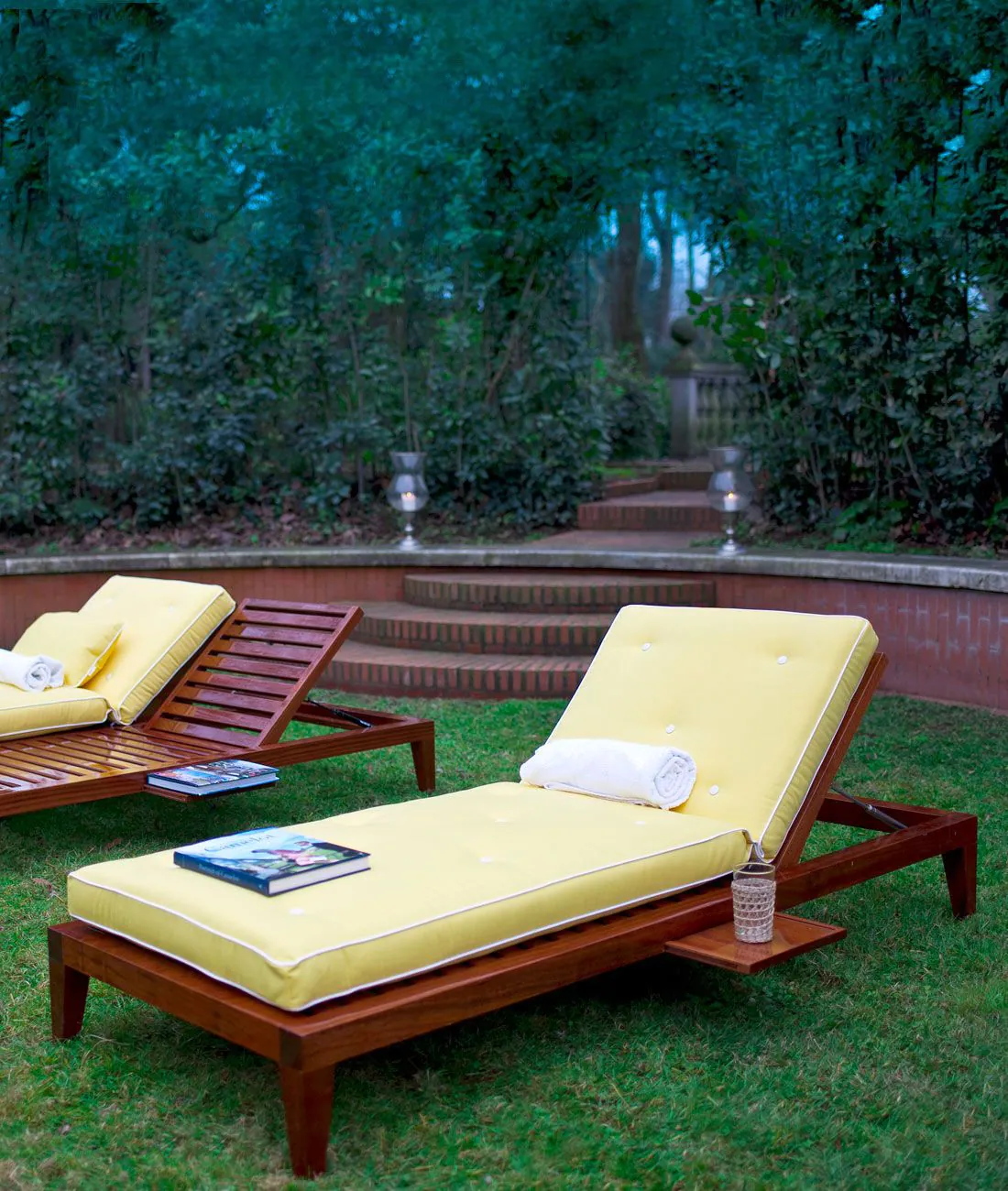 Single sun lounger hotsell