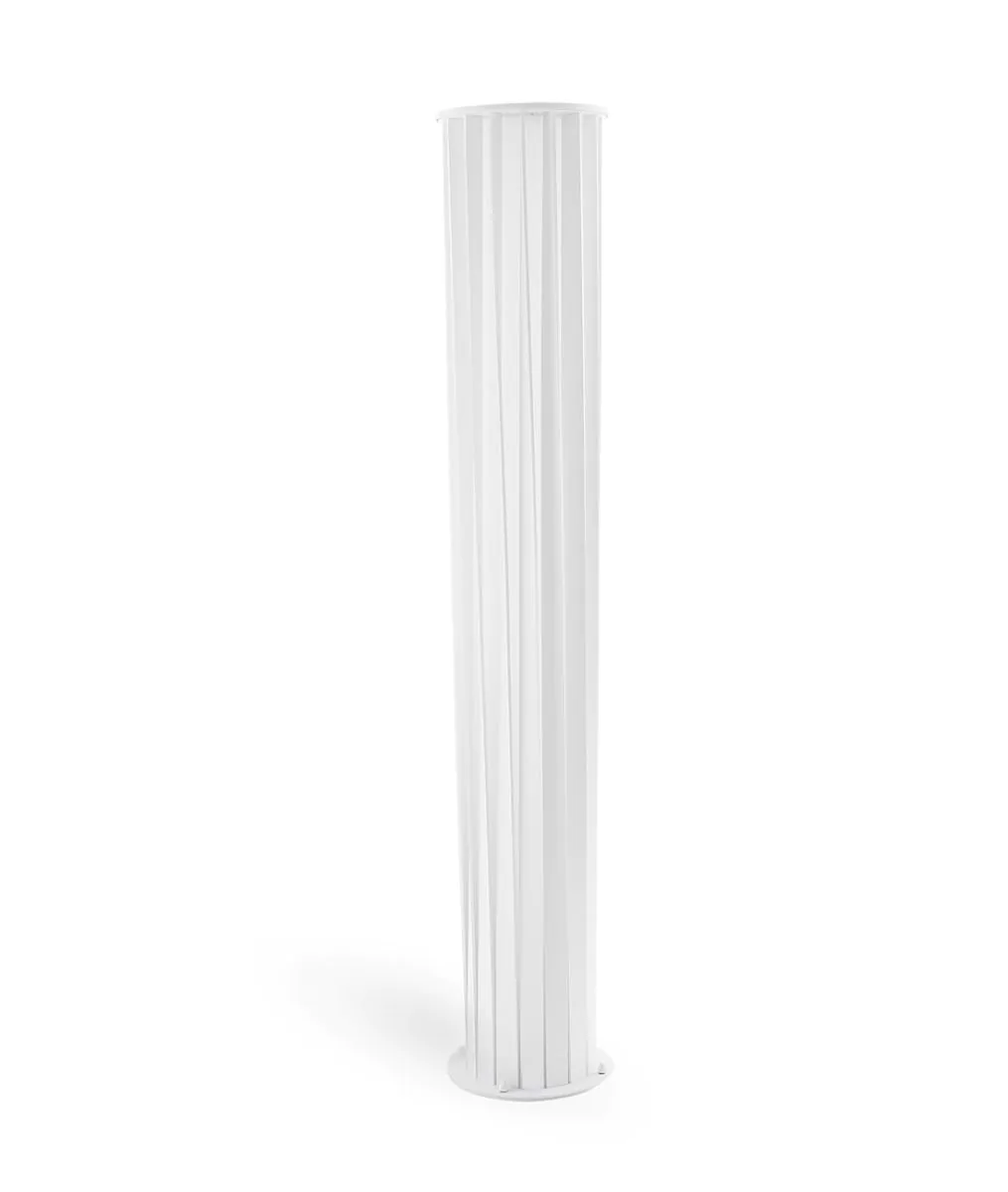 Lampe aus Aluminium mit gedrehten Leisten H 150 cm