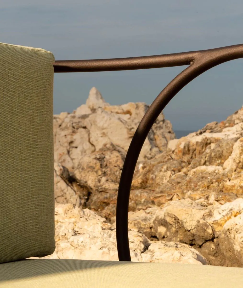 Ariete iron Armchair in bronze