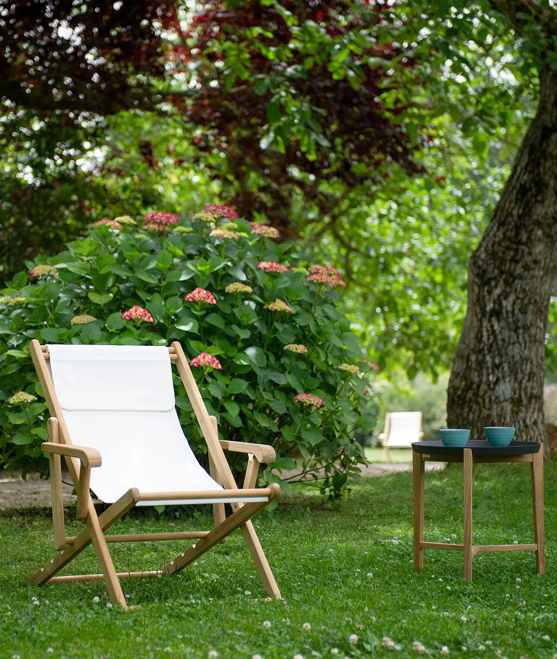Folding deckchair with canvas