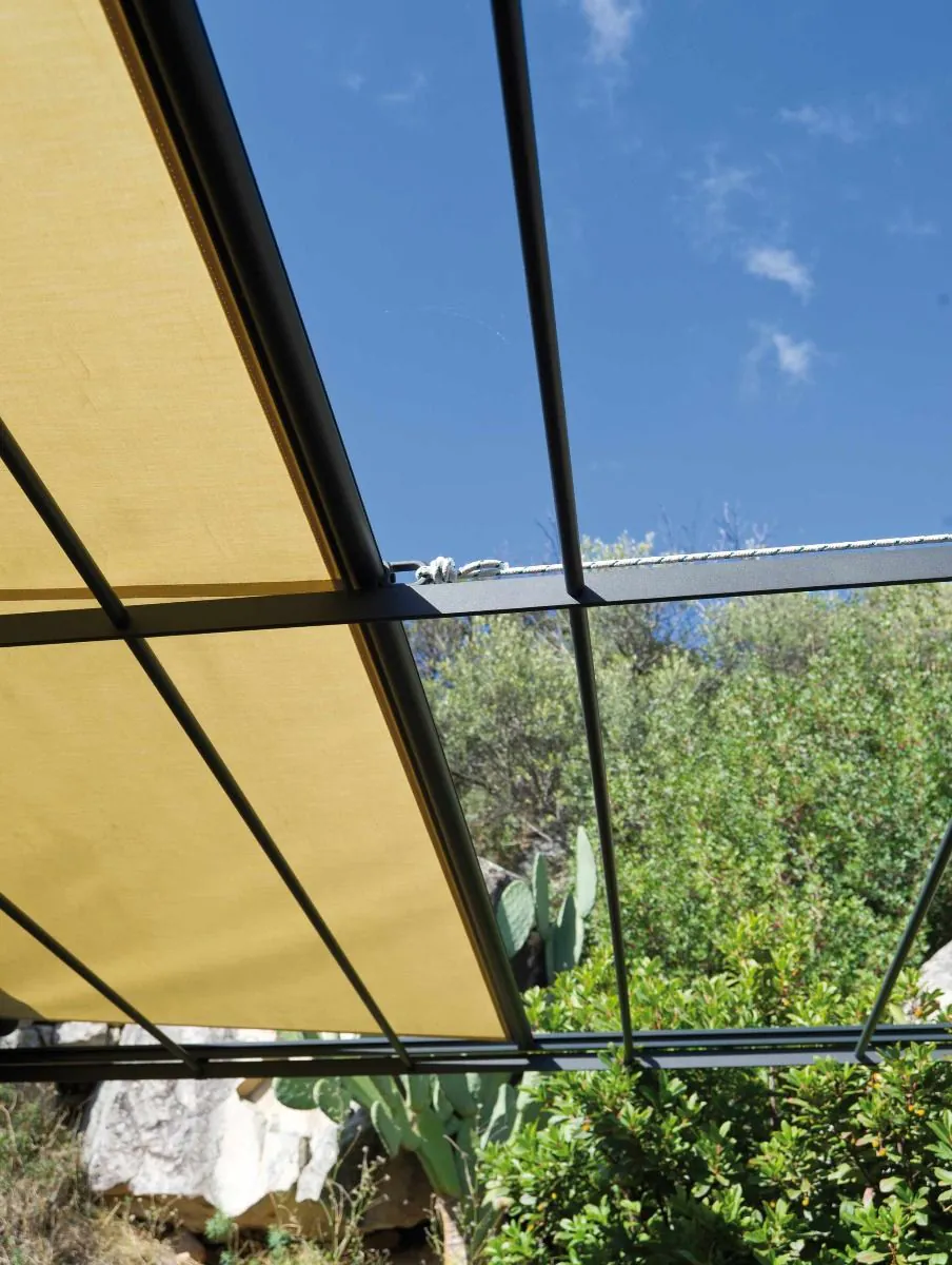Sliding shades for Solaire curved attached pergola