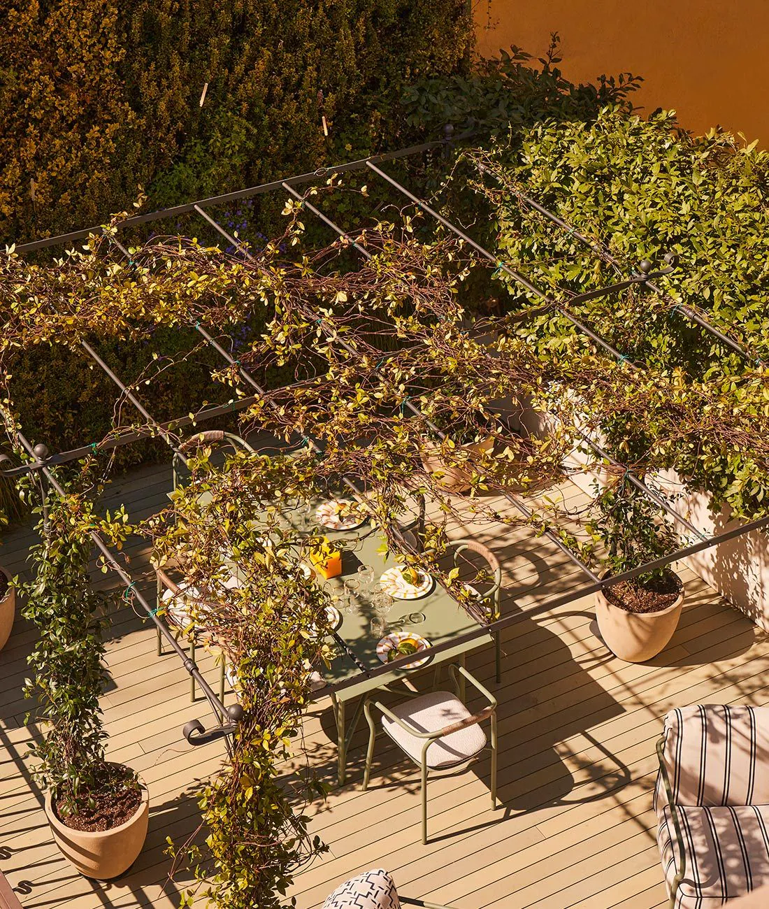Solaire flat roof freestanding pergola 