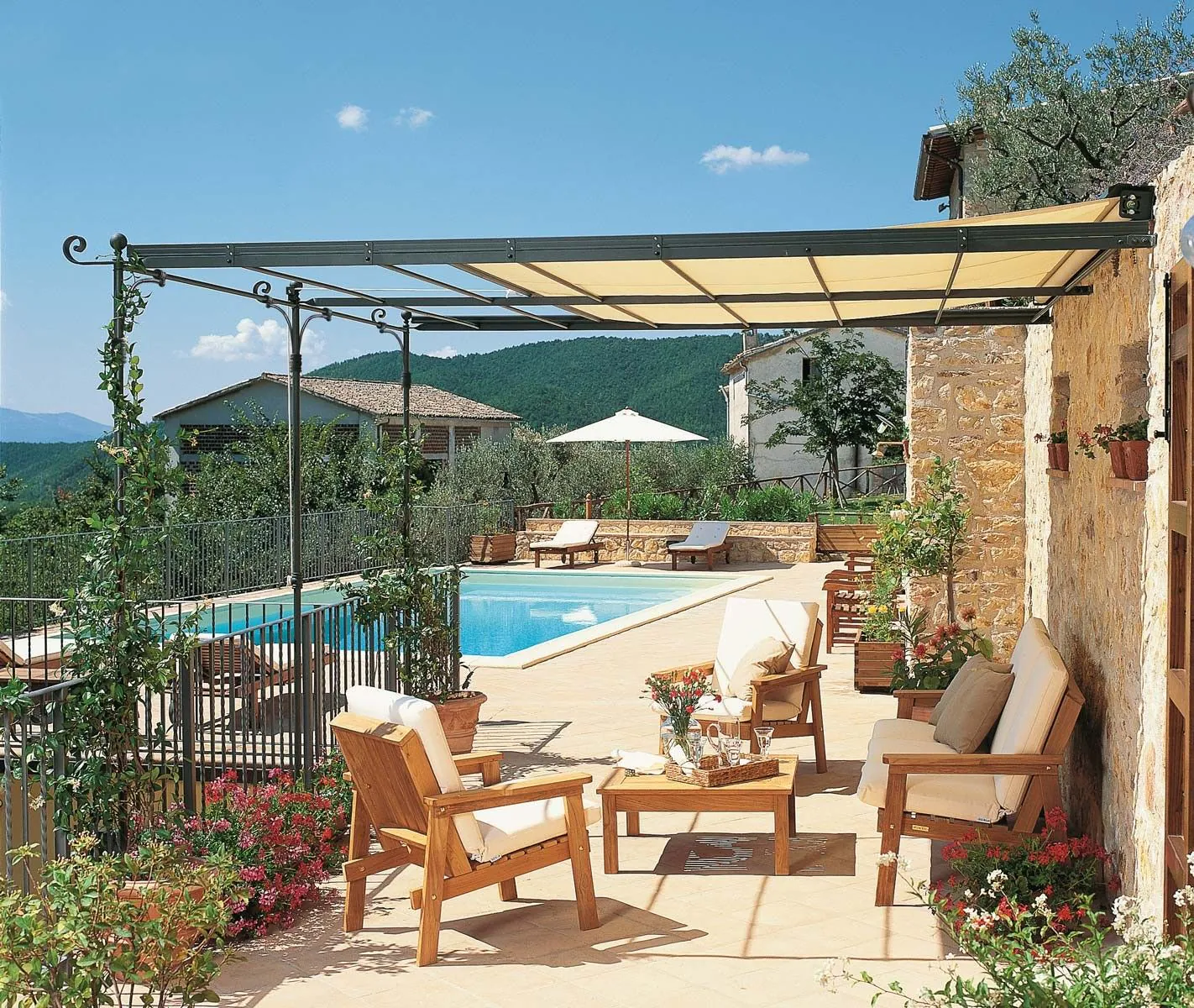 Pergola Solaire addossata piana