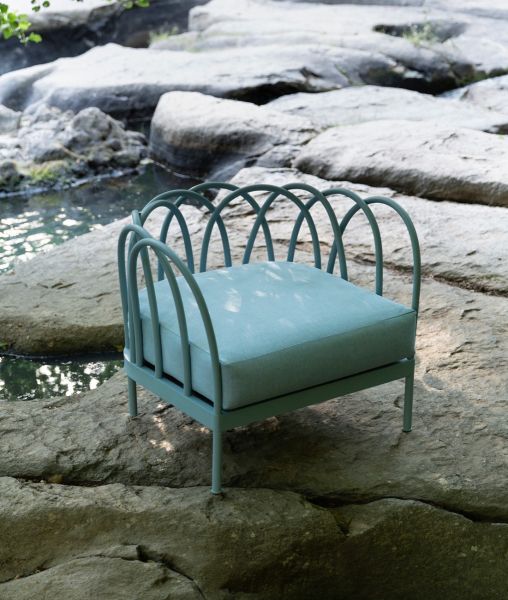 Les Arcs armchair structure in aluminium cushion for seat excluded