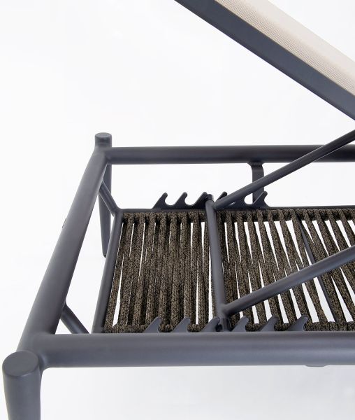 Luce stackable sunlounger aluminum with sand fabric