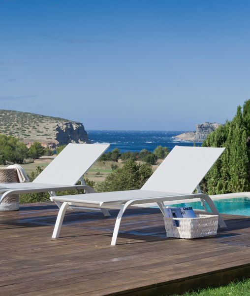 SUMMER MANIA - Sunlounger Panarea stackable in aluminium white