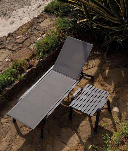 SUMMER MANIA - Sunlounger Panarea stackable in aluminium graphite