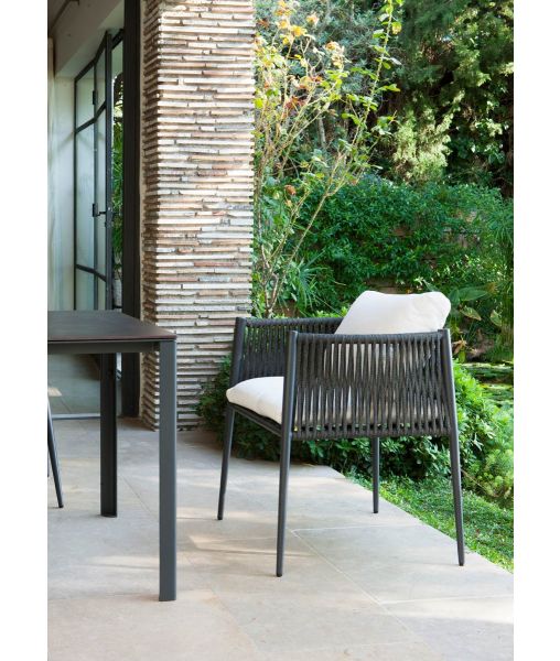 Poltroncina Luce seduta in alluminio e schienale in corda
