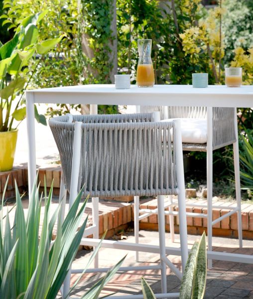 Luce Stool in aluminium white ivory