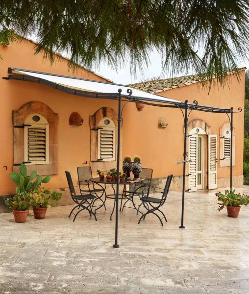 Sliding shades for Solaire curved attached pergola