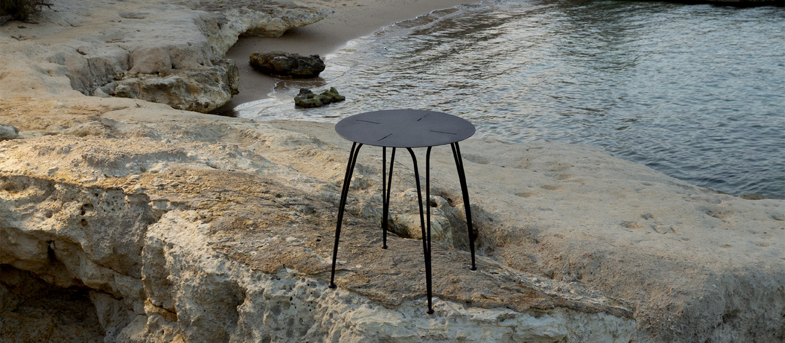 Garden shop side table